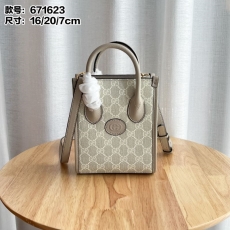 Gucci Satchel Bags